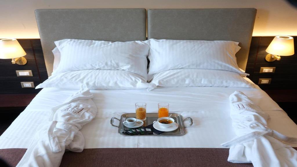 10 Keys Milano Hotel Luaran gambar